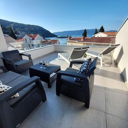 Villa Luni Blace Bagian luar foto