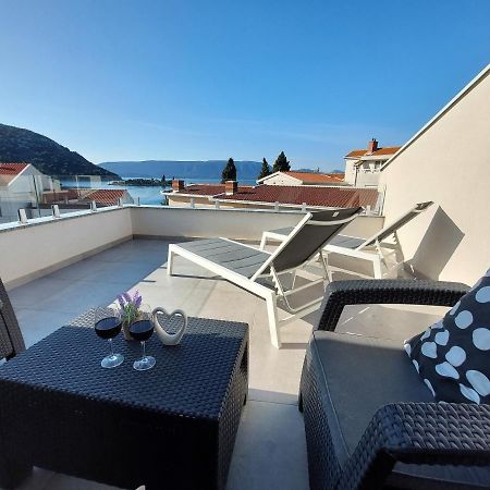 Villa Luni Blace Bagian luar foto