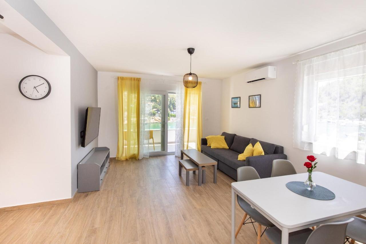 Villa Luni Blace Bagian luar foto