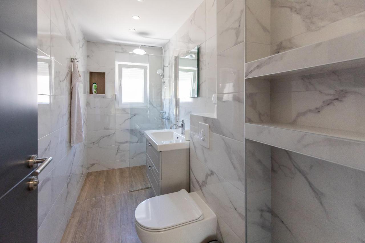 Villa Luni Blace Bagian luar foto