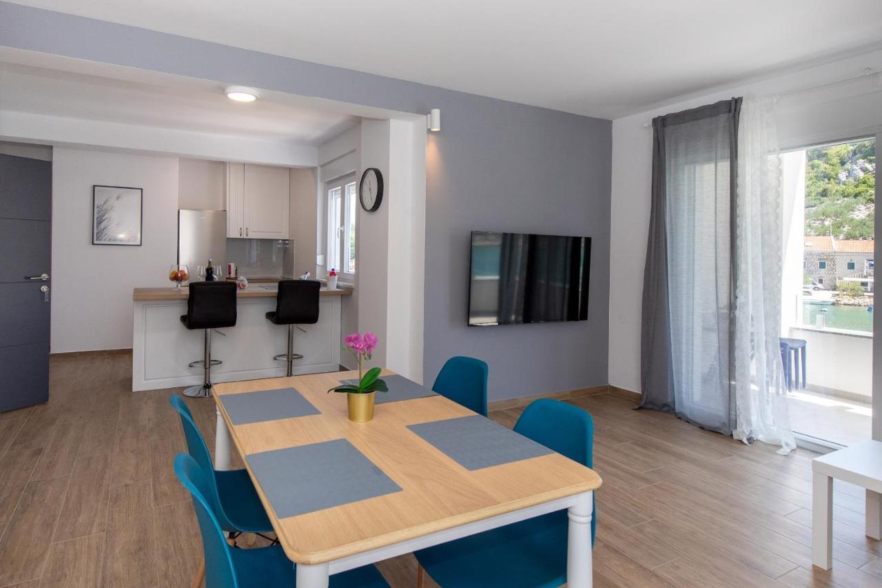 Villa Luni Blace Bagian luar foto