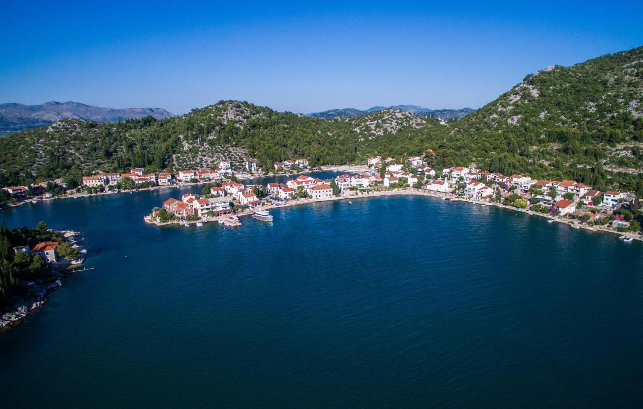 Villa Luni Blace Bagian luar foto