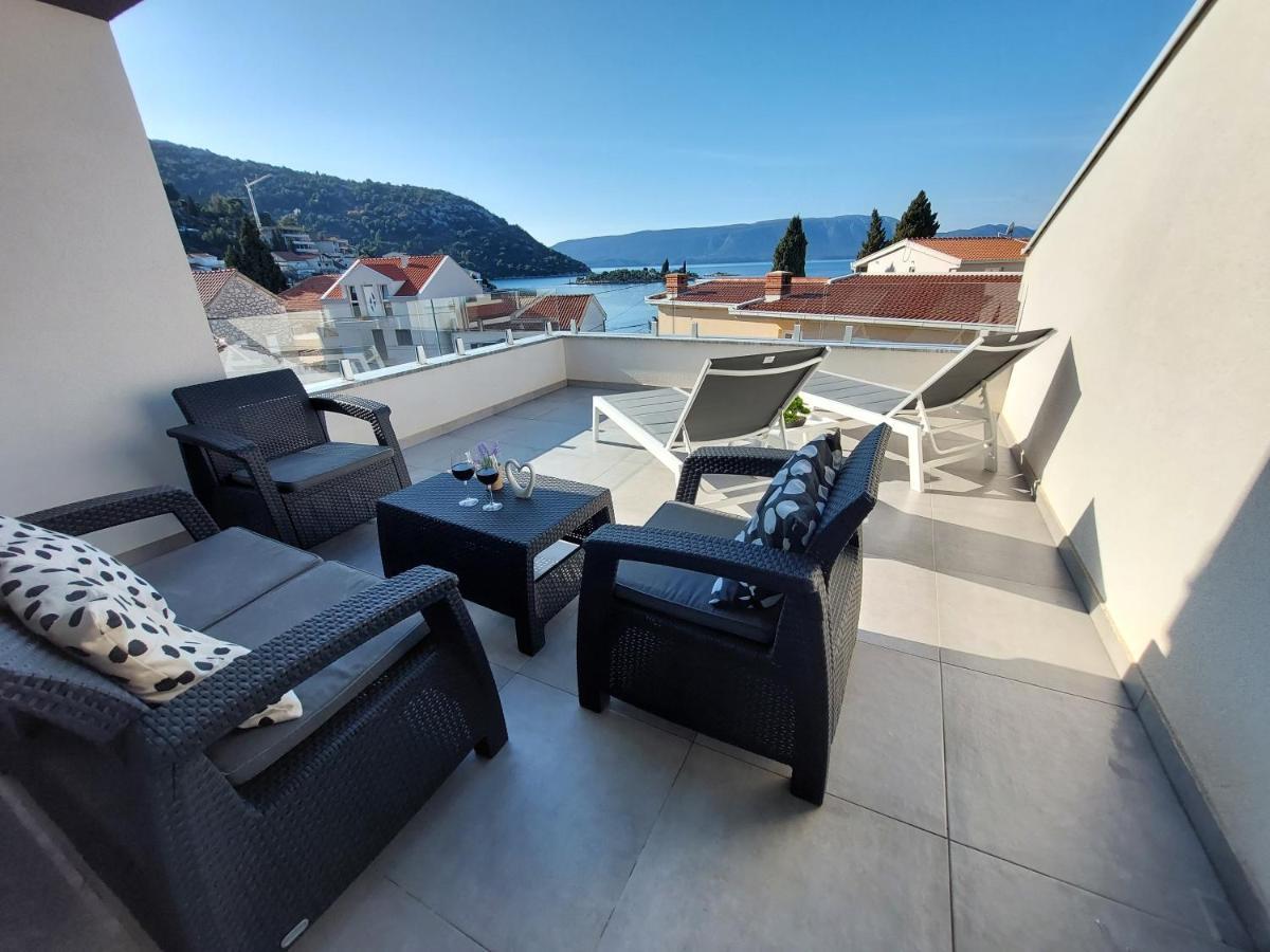 Villa Luni Blace Bagian luar foto